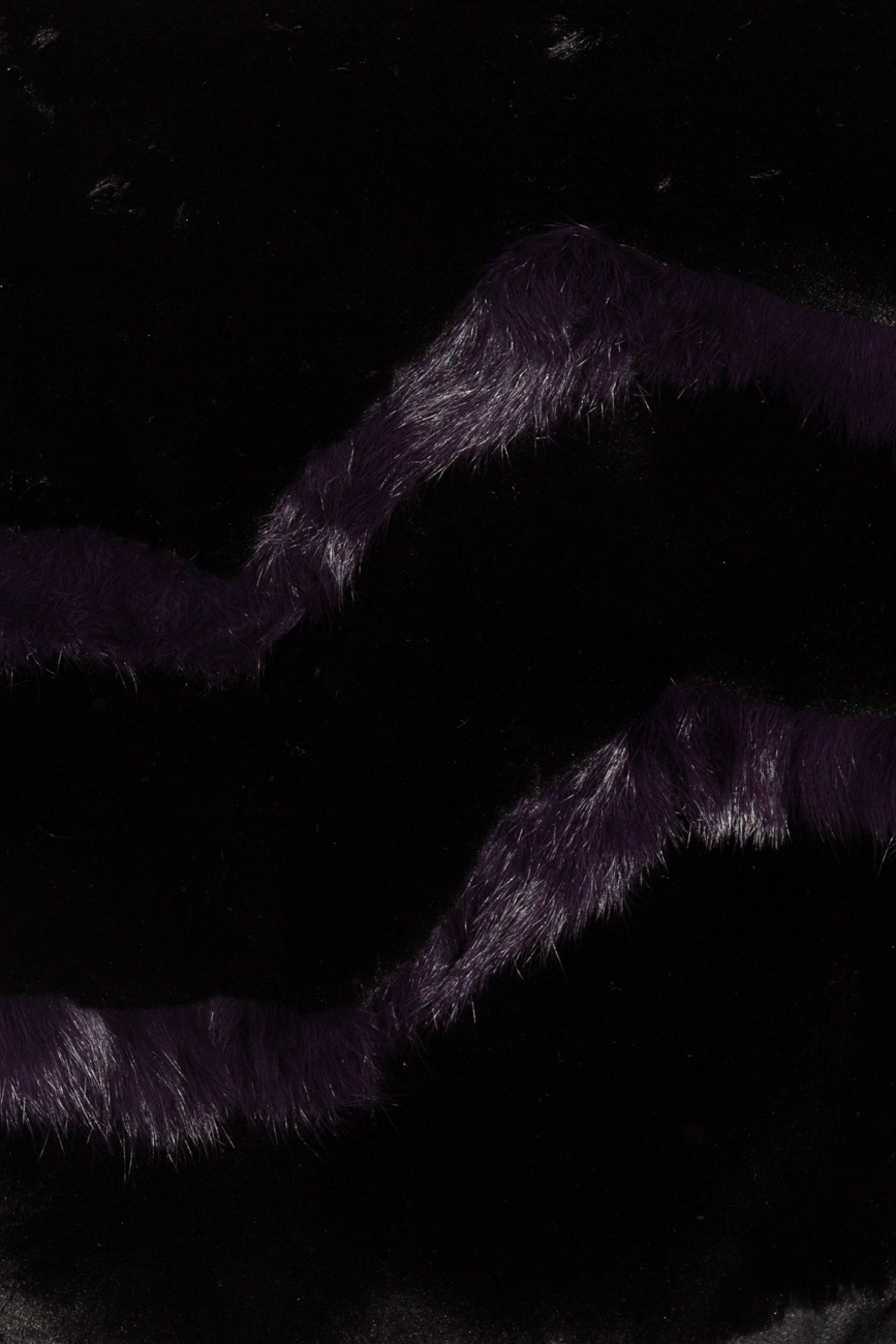 Manteau avec fourrure noire et manches amovibles Mirela Diaconu  image 4