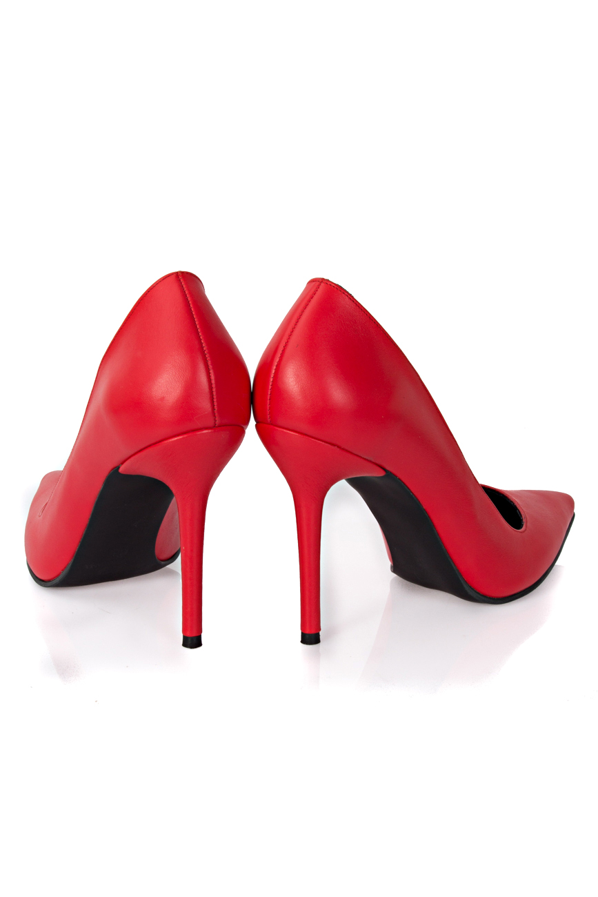 Red shoes Mihaela Glavan  image 2