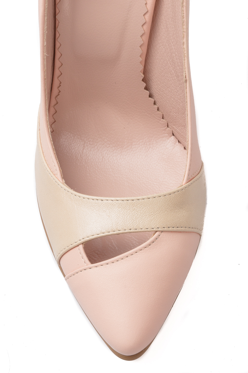 Pink and beige leather pointed pumps PassepartouS image 3