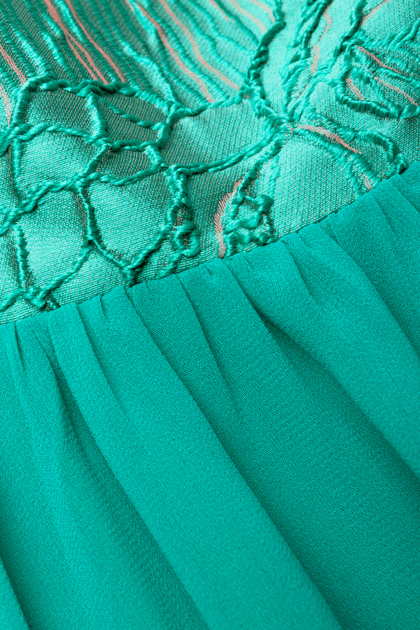 Robe à finitions en brocart vert Laura Ciobanu image 3
