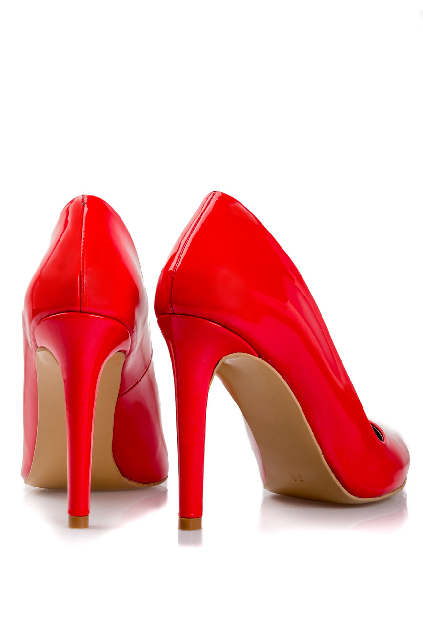 Red point-toe patent-leather pumps Ana Kaloni image 2