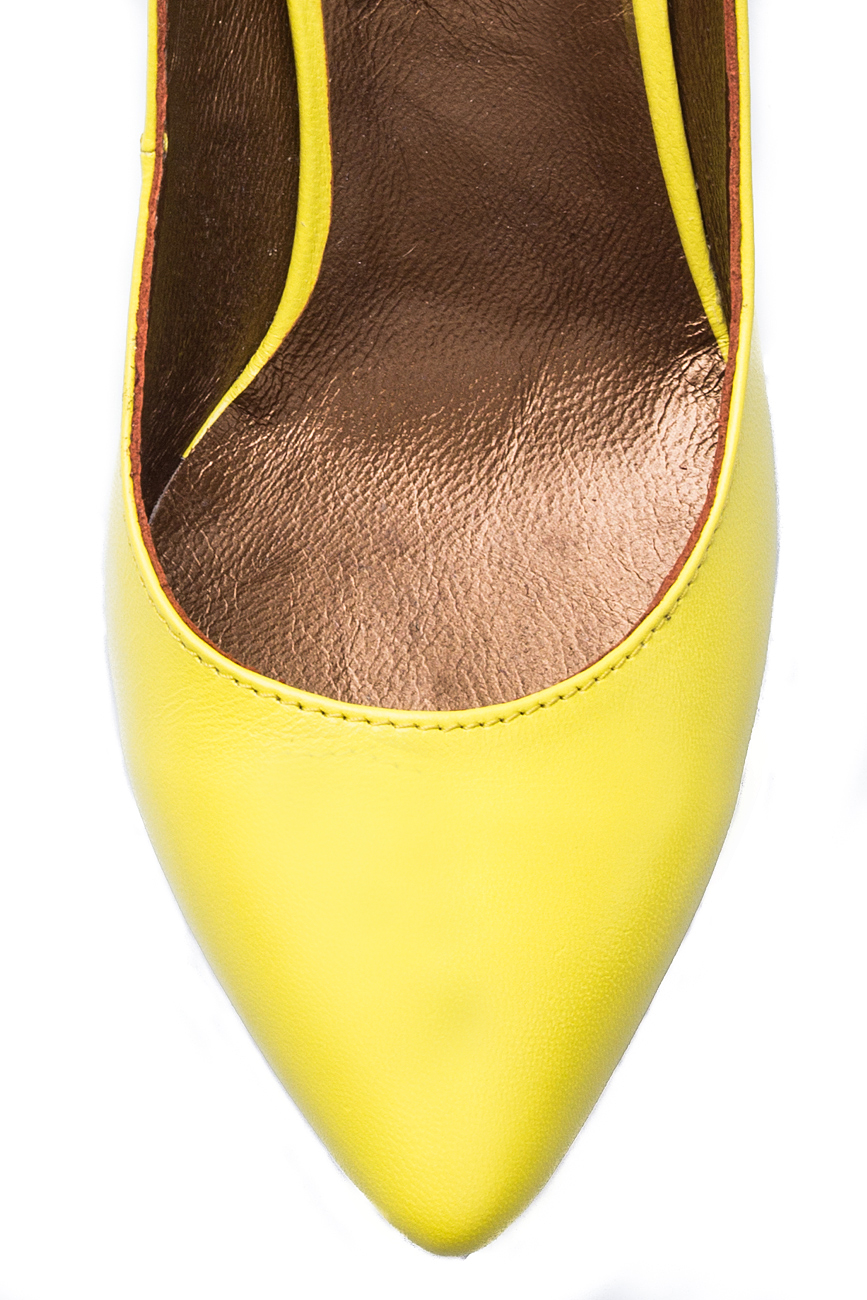 Escarpins en cuir jaune Oana Lazar (3127 Bags) image 3