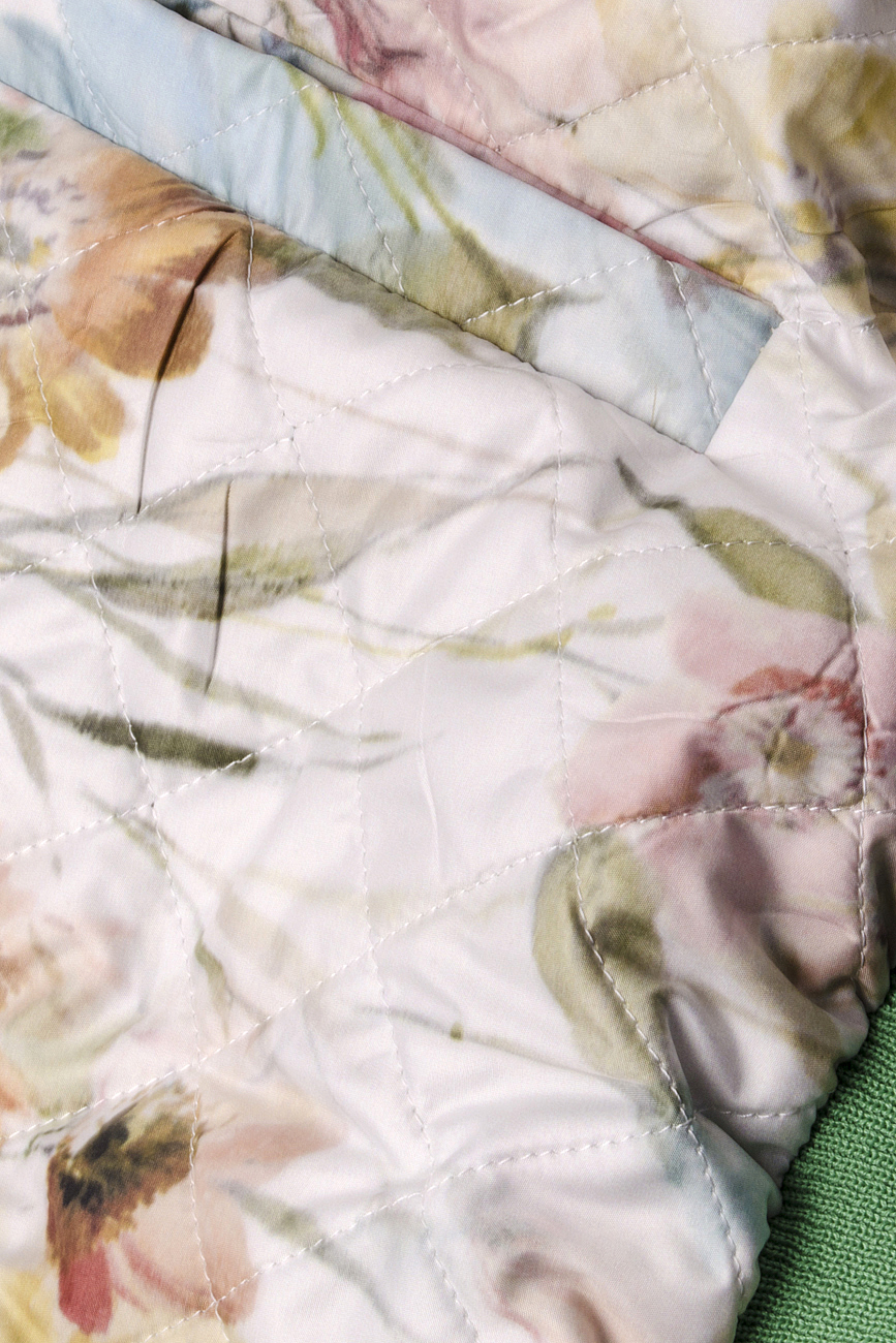 Flower print quilted satin bomber jacket  Antoanelle image 3