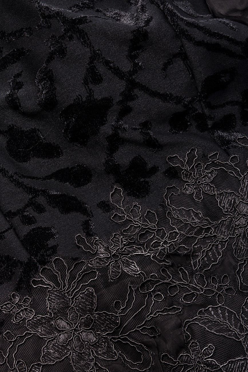 Lace-appliquéd gown Simona Semen image 3