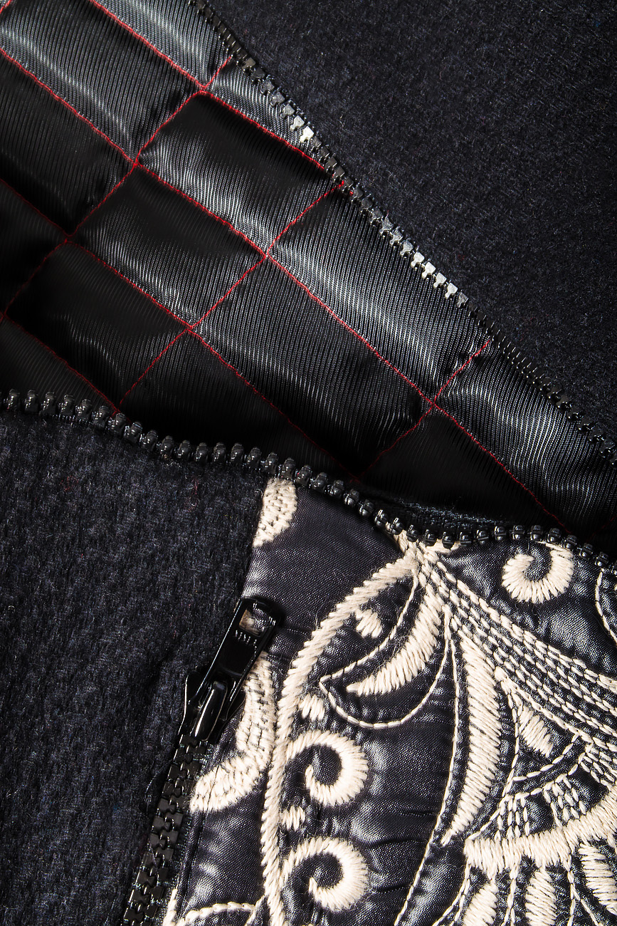 Palton scurt brodat din stofa de lana Loredana Novotni imagine 3