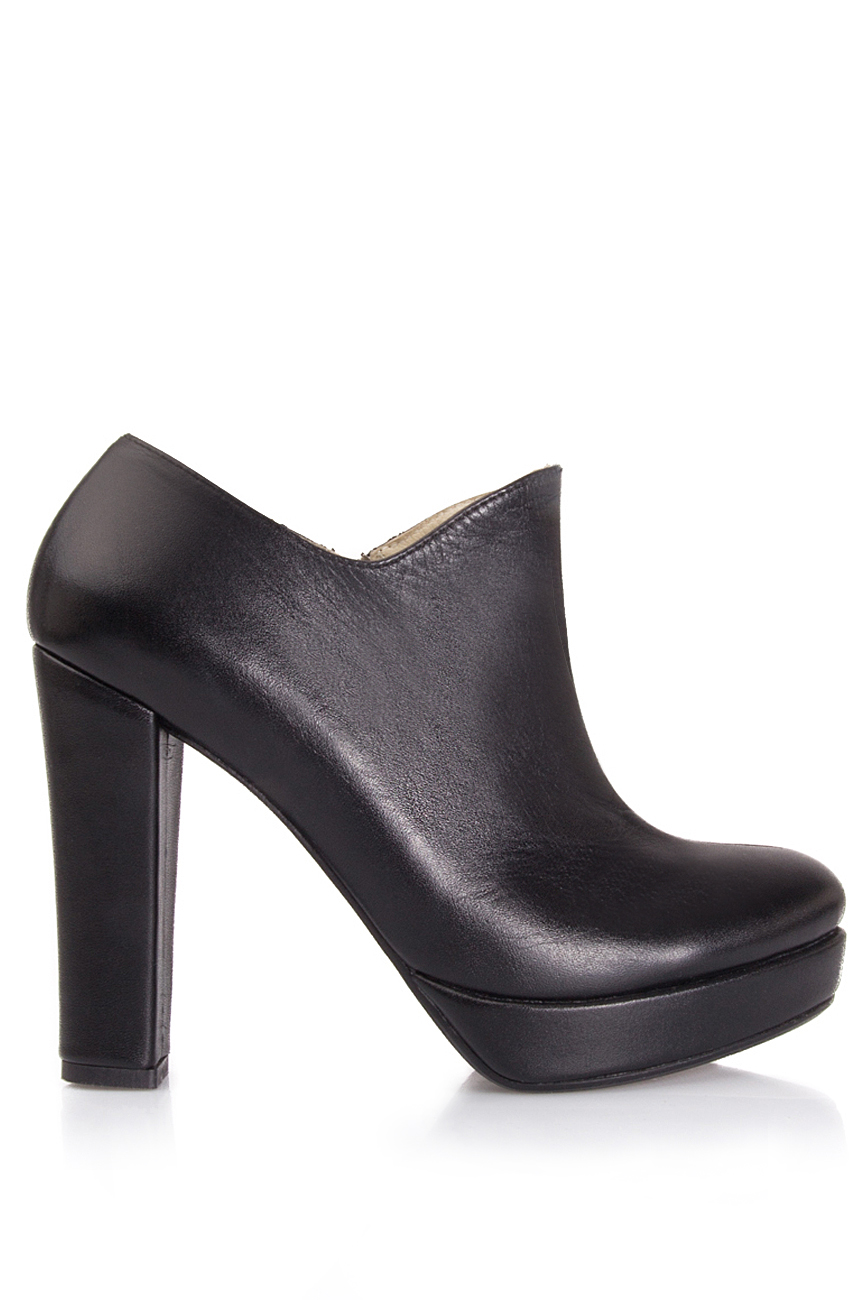 Leather ankle boots PassepartouS image 0