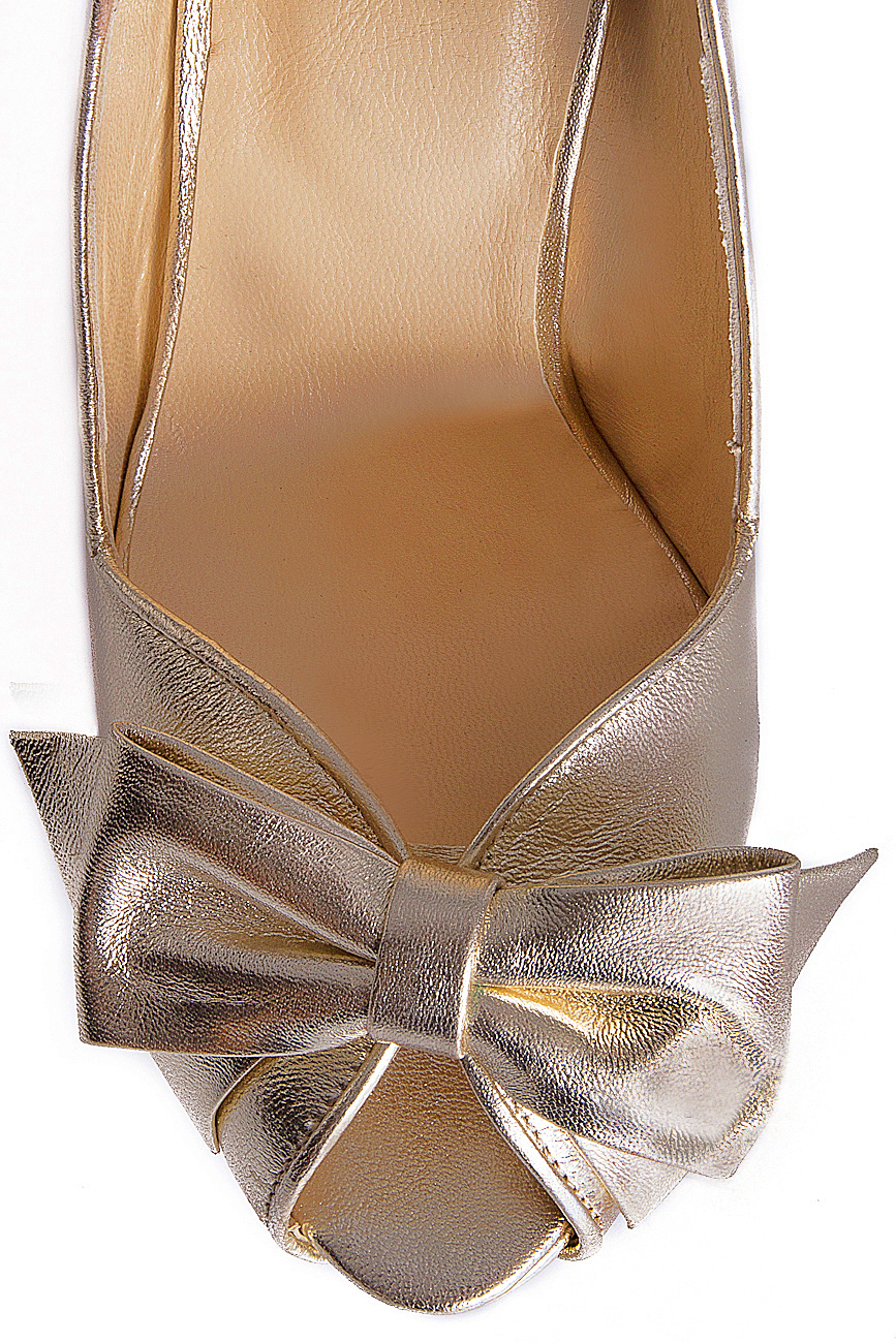 Sandale stil peep-toe din piele naturala cu funde Ana Kaloni imagine 3