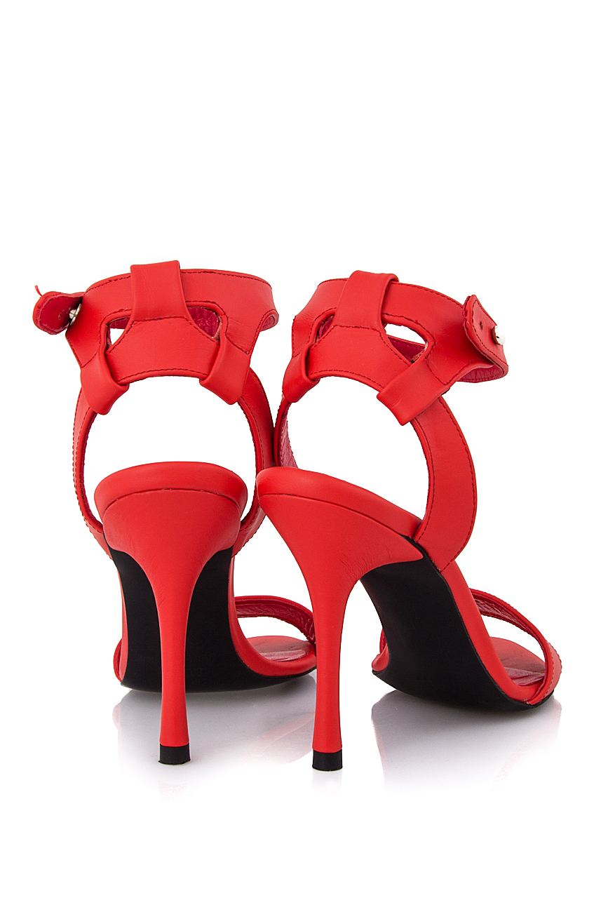 Sandales en cuir rouge à brides aux chevilles Mihaela Glavan  image 2