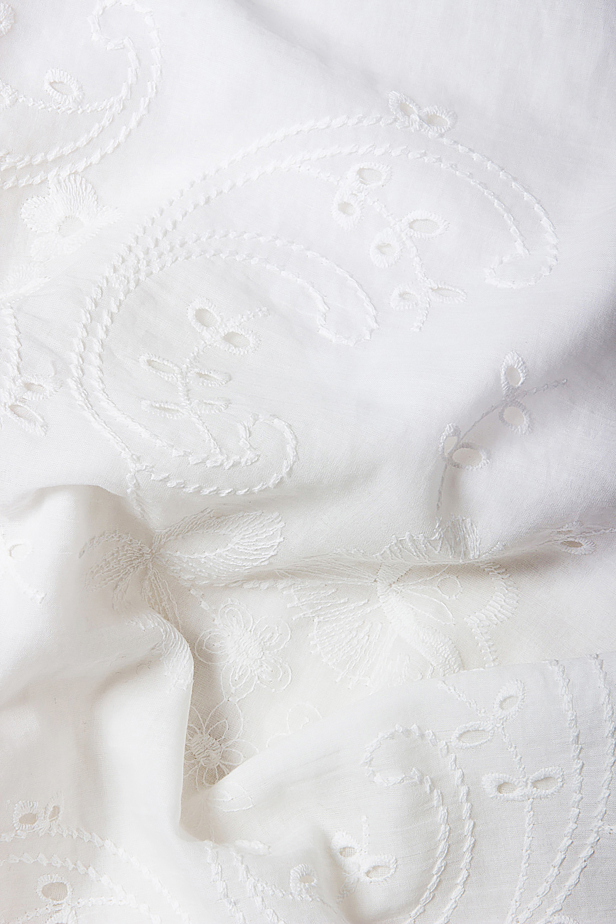 Haut blanc en coton orné de broderies anglaises Claudia Castrase image 3