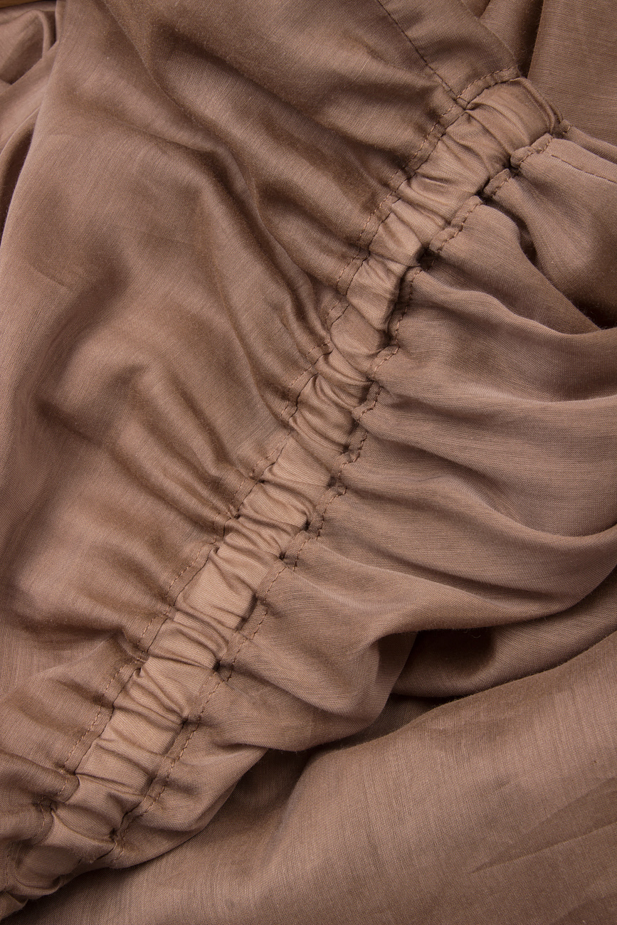 Robe longue semi-transparente en soie mélangée Aer Wear image 3