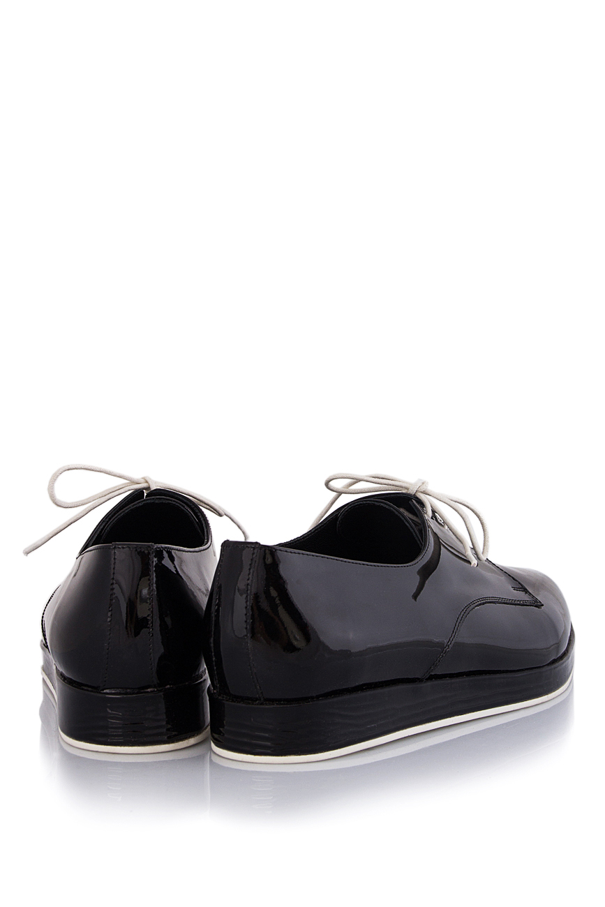 Chaussures compensées en cuir verni Mihaela Glavan  image 2