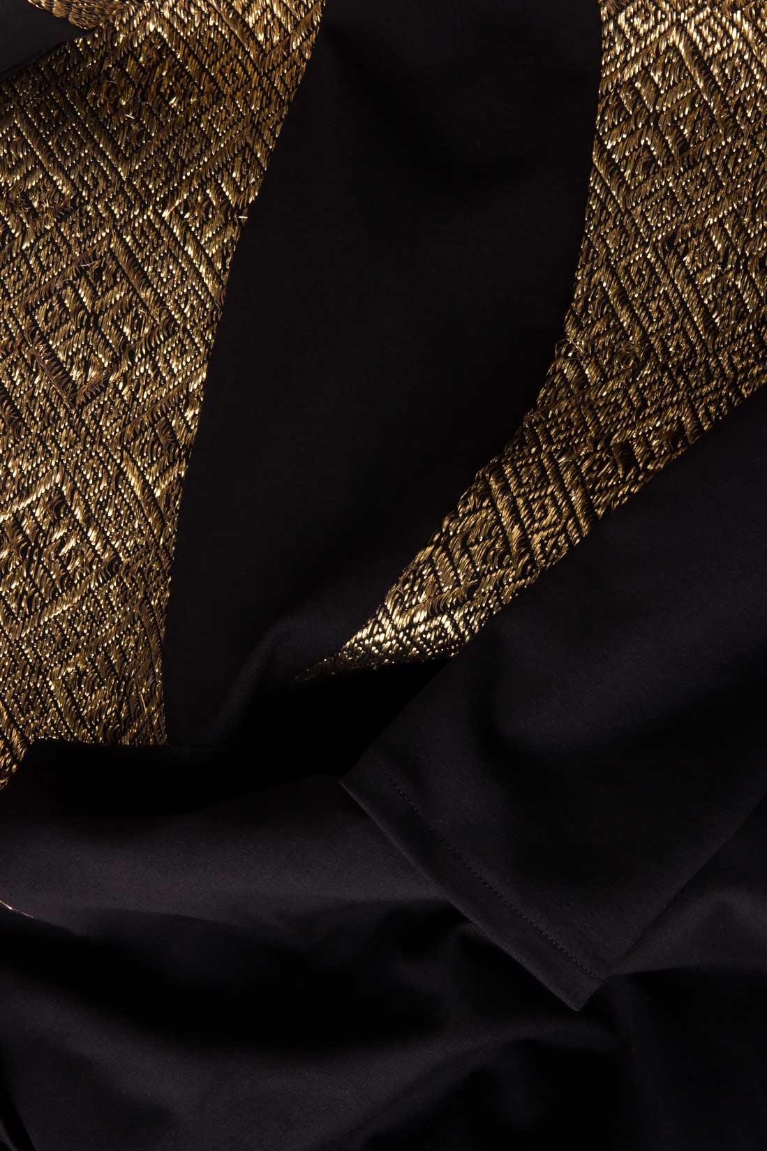 Rochie din bumbac negru cu insertie din fota traditionala Izabela Mandoiu imagine 3