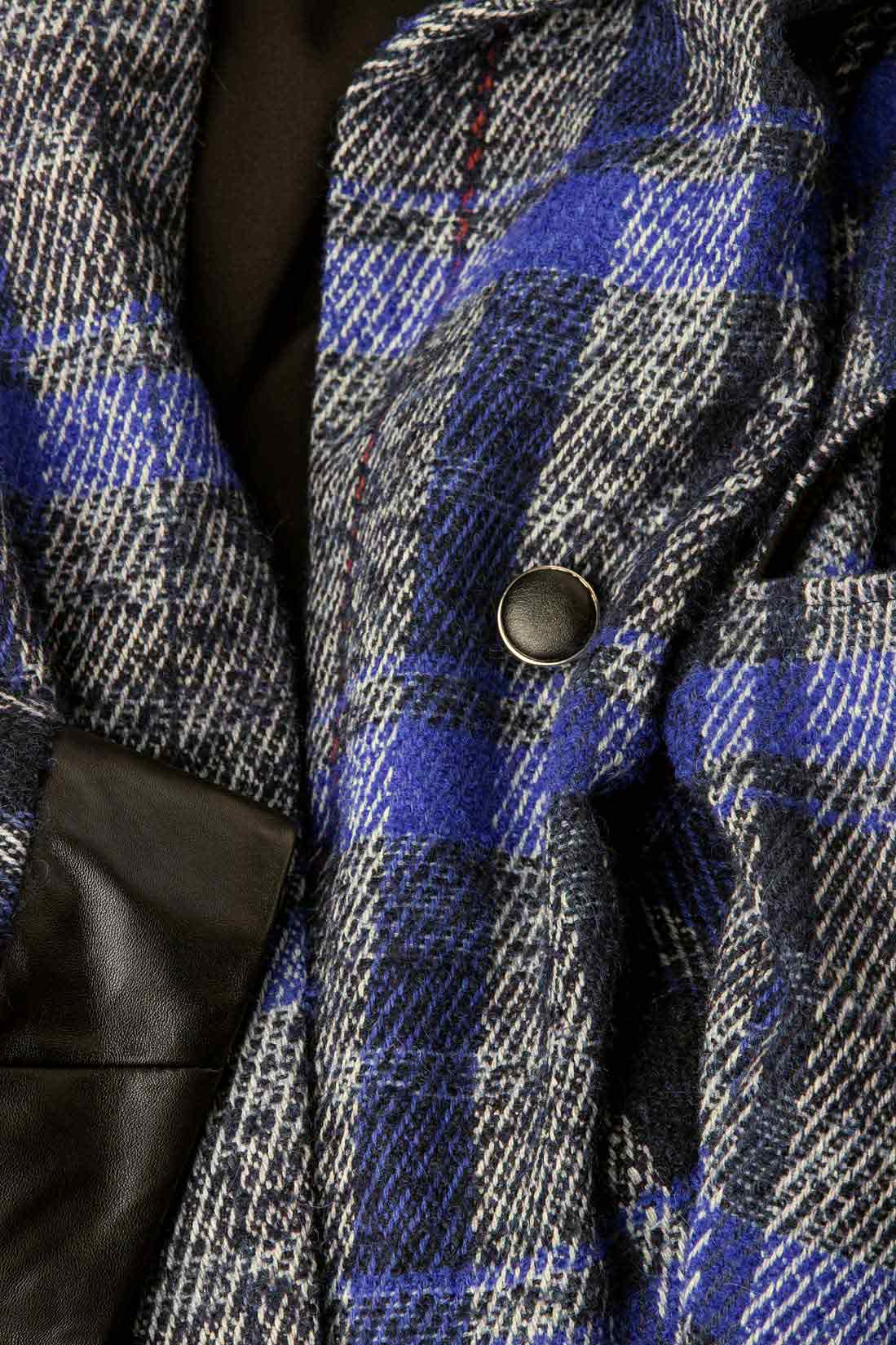 Manteau en laine à empiècements en cuir  Elena Perseil image 4