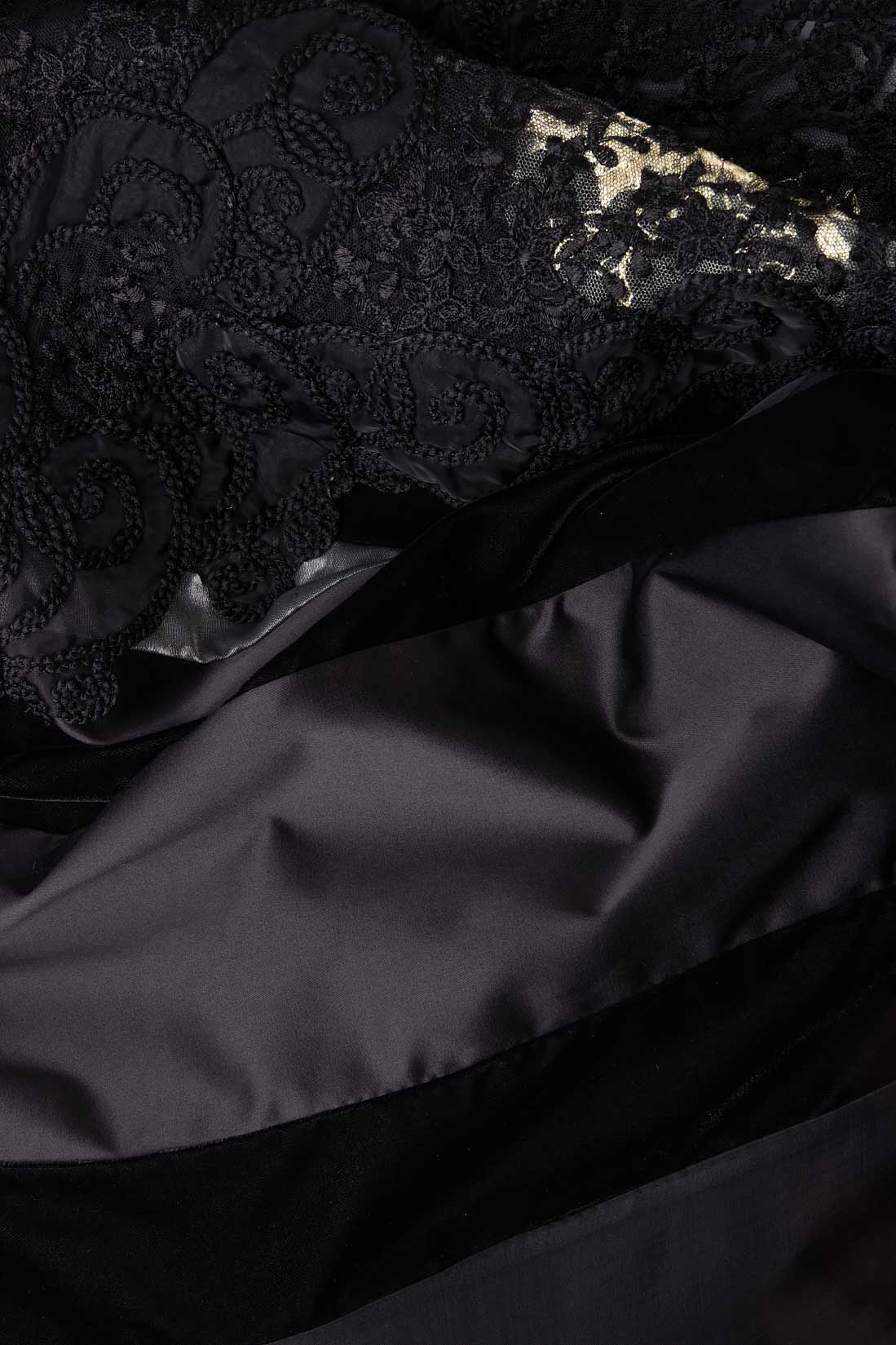 Rochie cu broderie manuala realizata din dantela si snur Anamaria Pop imagine 3