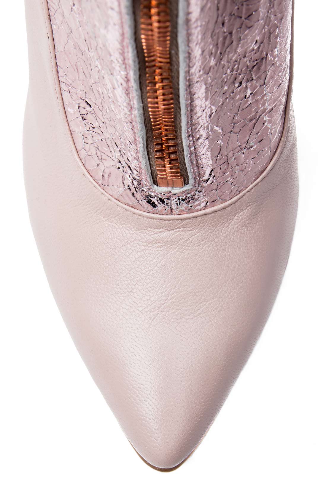 Bottines en cuir rose-poudré Mono Shoes by Dumitru Mihaica image 3