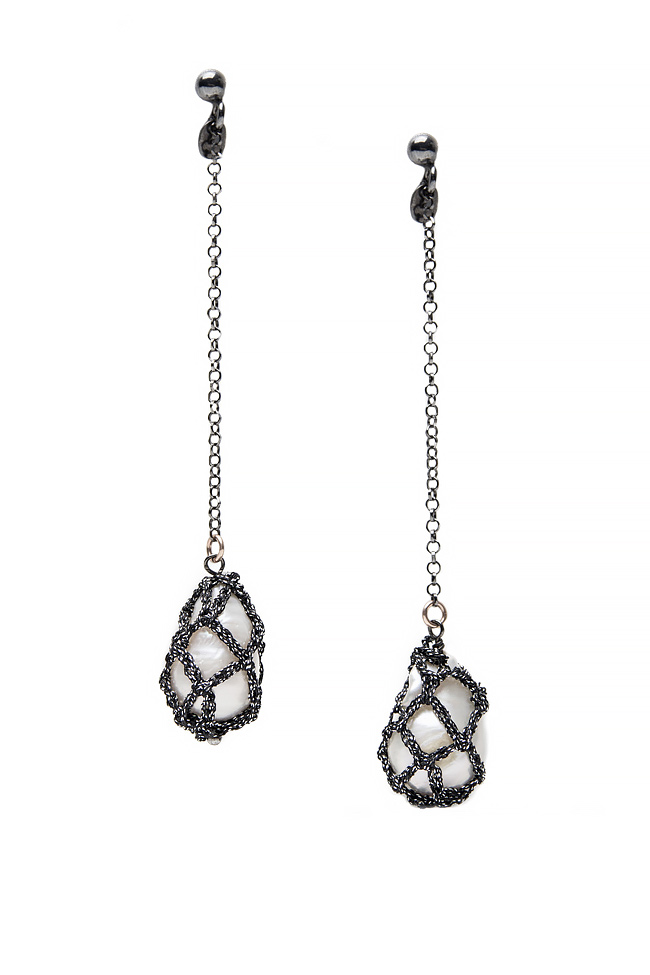 Silver pearl earrings Obsidian image 0