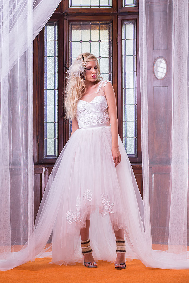 Lace and tulle wedding dress Elena Perseil image 3