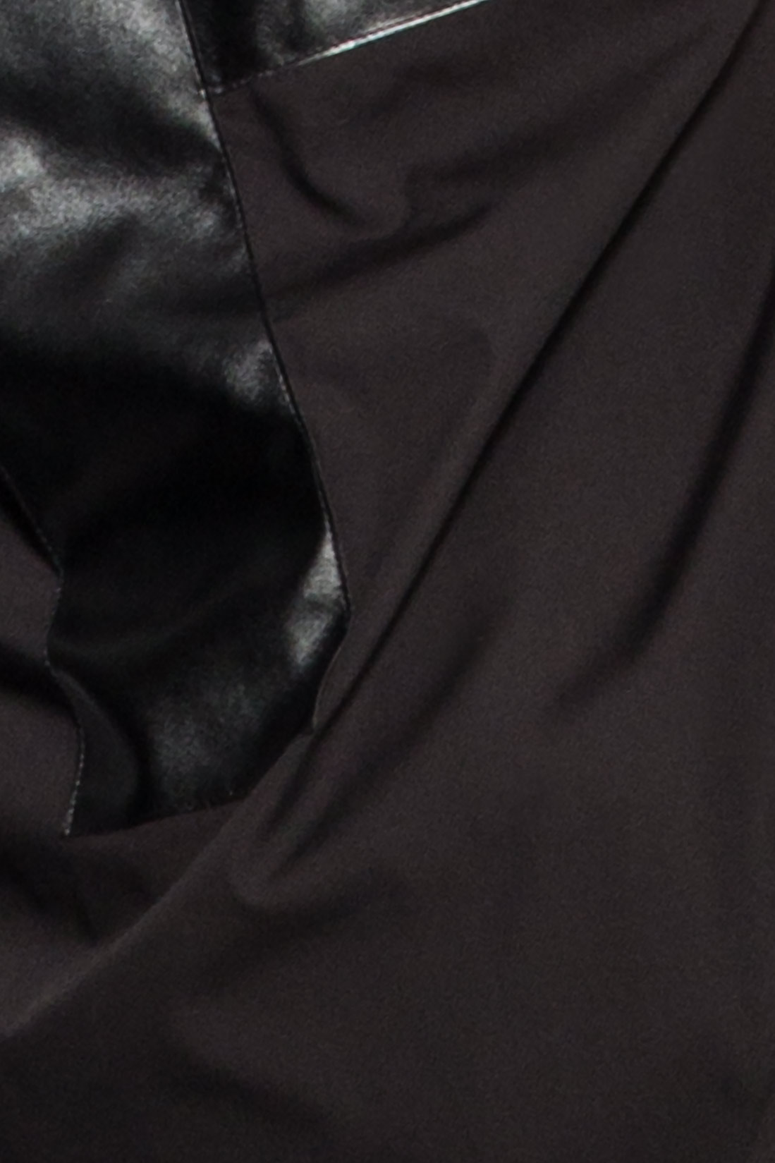 Robe en coton ornée d'une broderie traditionnelle faite à la main  Dorin Negrau image 3