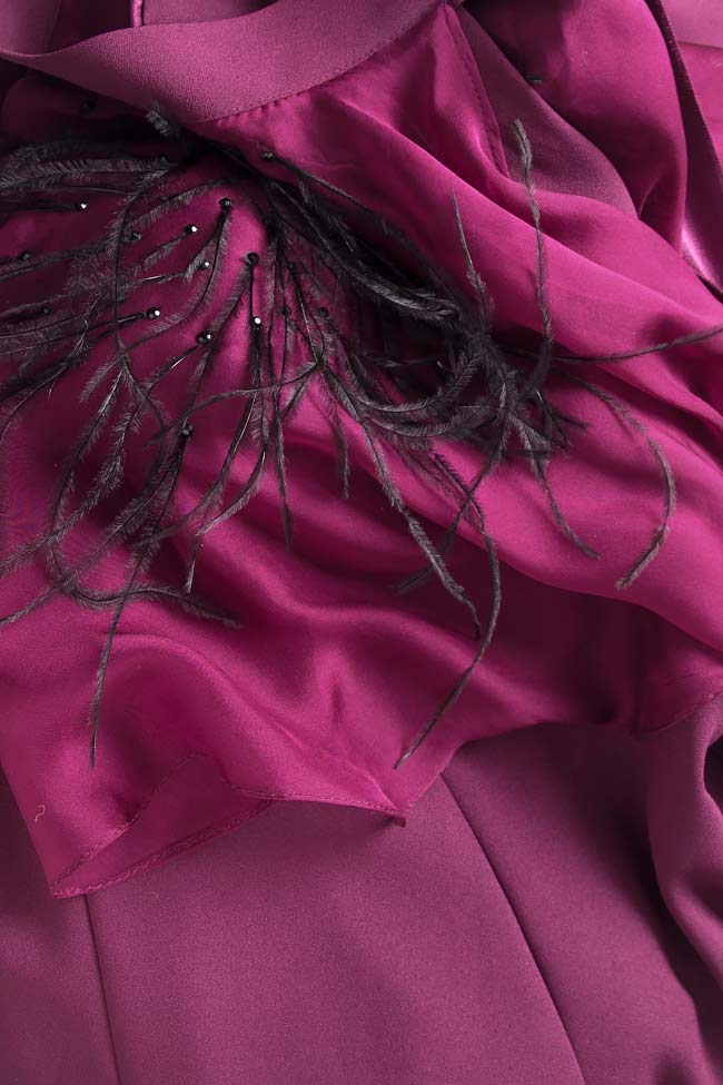 Robe longue à boléro en soie orné de plumes  Mirela Diaconu  image 3