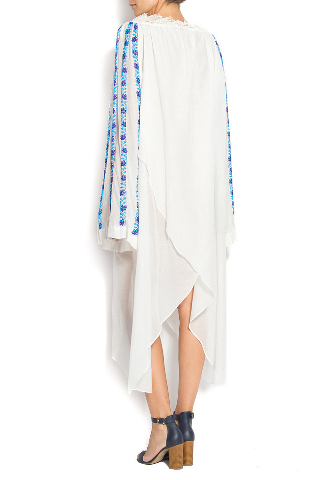Robe traditionnelle en voile de soie ornée de perles Dorin Negrau image 2