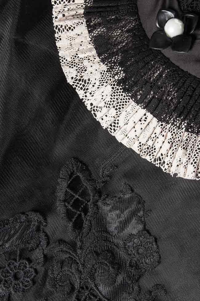 Rochie din dantela cu pene si aplicatii cusute manual Elena Perseil imagine 4