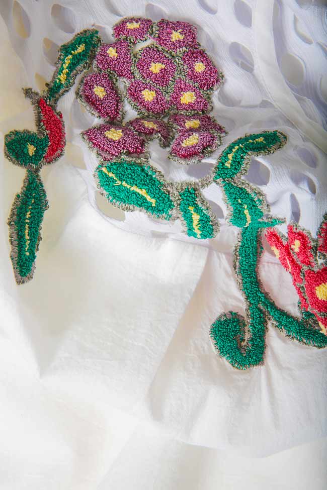 Rochie din panza topita cu aplicatii tesute in gherghef Izabela Mandoiu imagine 3
