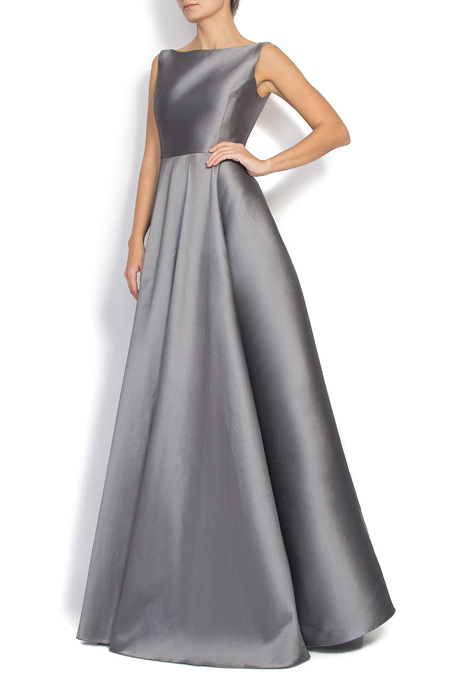 Taffeta gown with open back  Cloche image 1