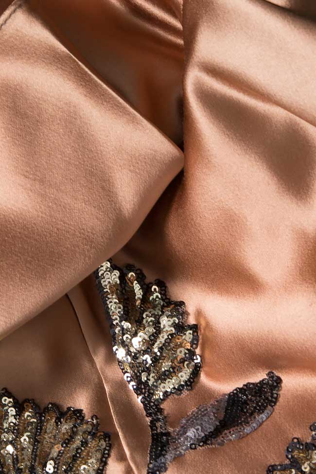 Robe maxi en soie avec sequins brodés à la main Simona Semen image 3