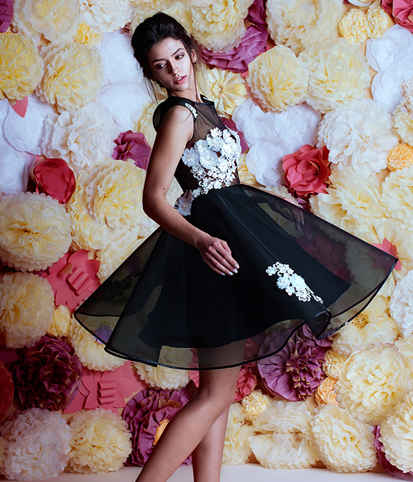 Rochie din matase cu tul si aplicatii brodate manual Alexievici Couture imagine 3