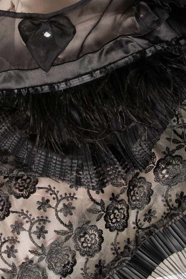 Robe mini en dentelle avec épaules dénudées Elena Perseil image 4