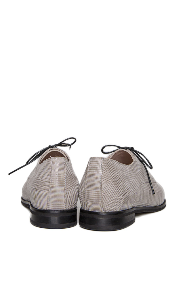 Pantofi din piele texturata de tip Oxford Cristina Maxim imagine 2