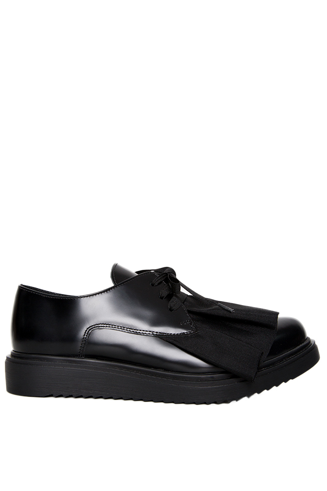 Pantofi din piele lacuita tip Oxford cu volane Mihaela Gheorghe imagine 0