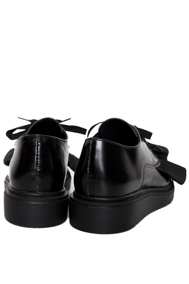 Pantofi din piele lacuita tip Oxford cu volane Mihaela Gheorghe imagine 2