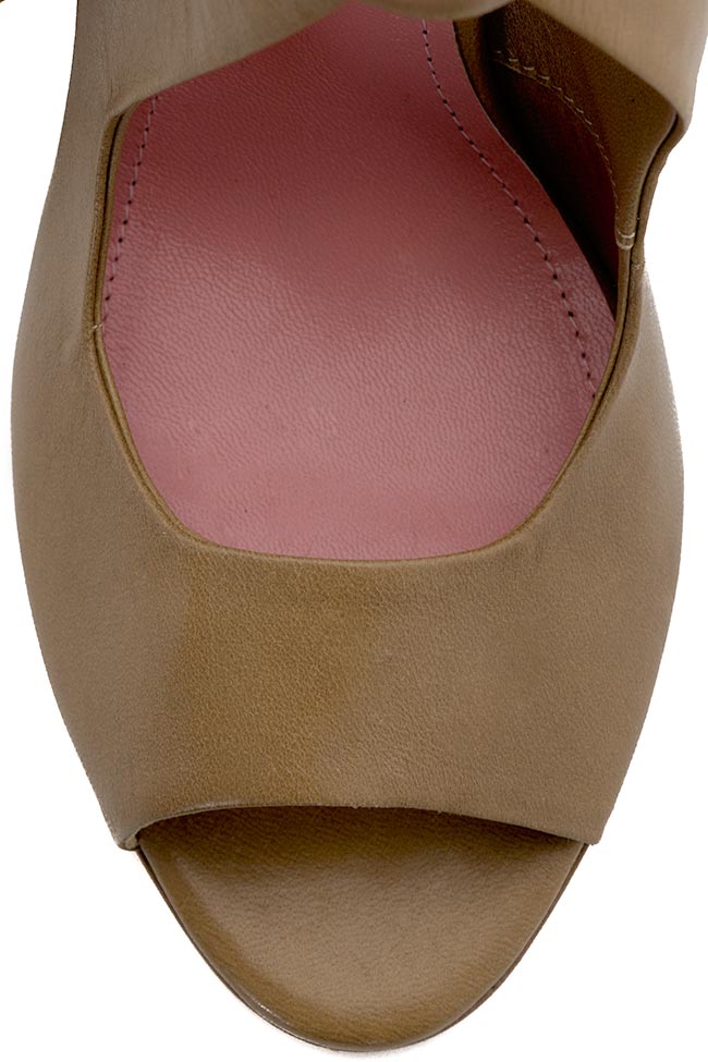 Tasseled leather sandals Ana Kaloni image 3