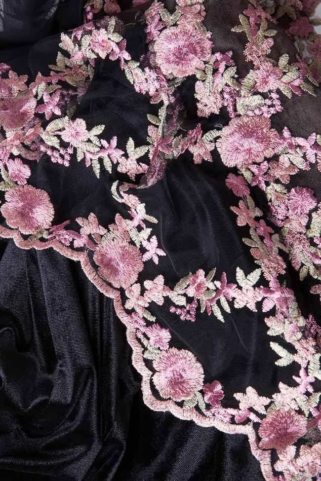 Jessica lace-trimmed velvet gown Bien Savvy image 4