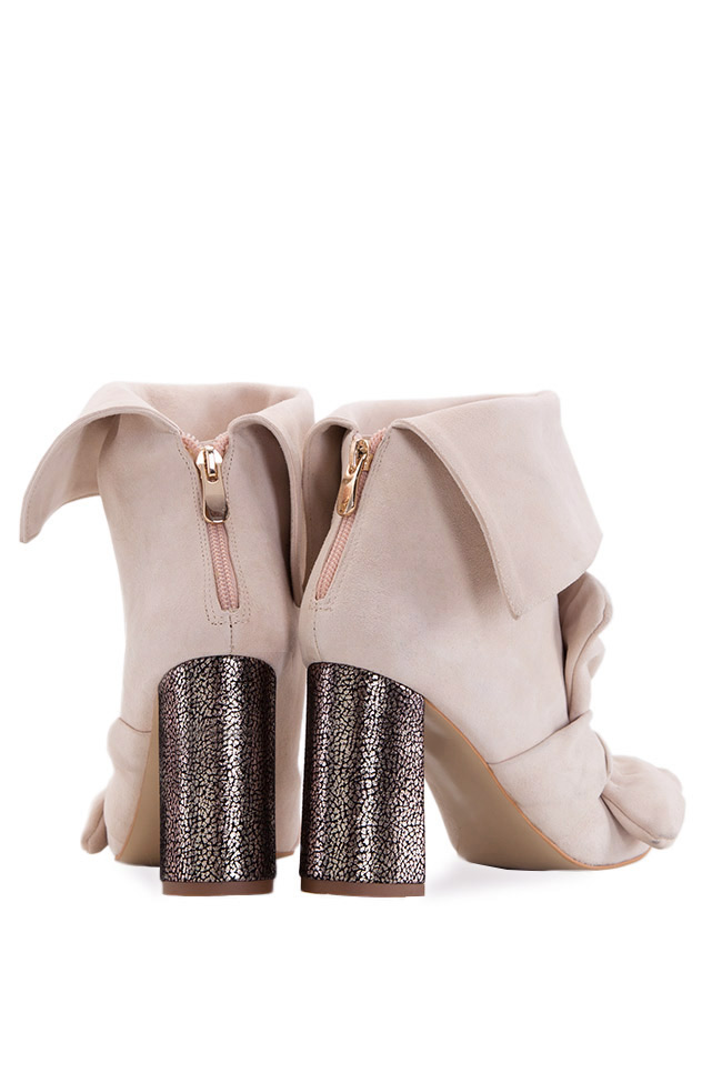 Suede ankle boots with bow Ana Kaloni image 2