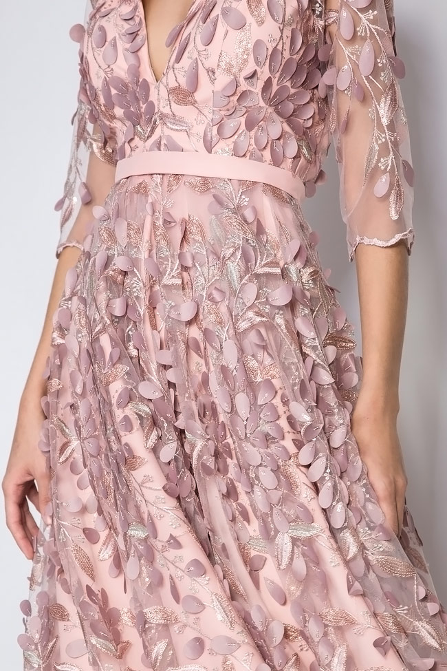 فستان من مزيج القطن ذو اضافات من الدانتيل ال3D كيكي دوميتريسكو image 3
