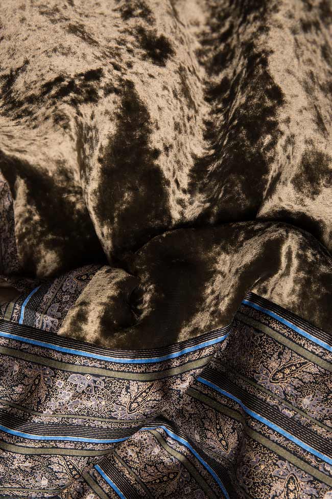 Robe en velours d'un mélange de soie Oana Manolescu image 4