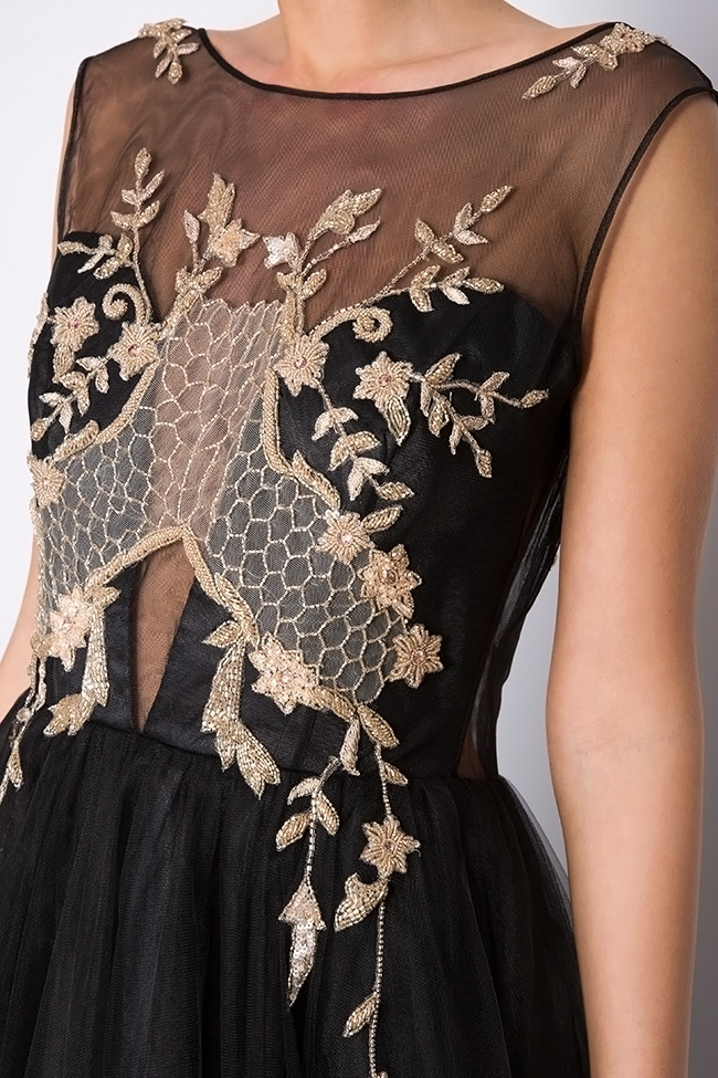 فستان من التيول ذو اضافات  الكسيفيج كوتيور image 4