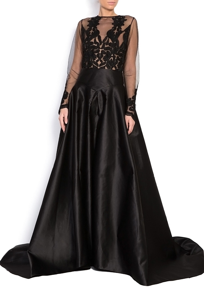 Embroidered point d'esprit tulle gown Bien Savvy image 0
