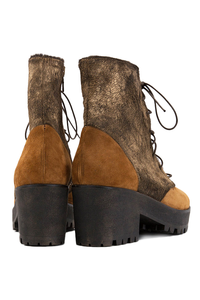 Suede and calf hair-paneled ankle boots Ana Kaloni image 2