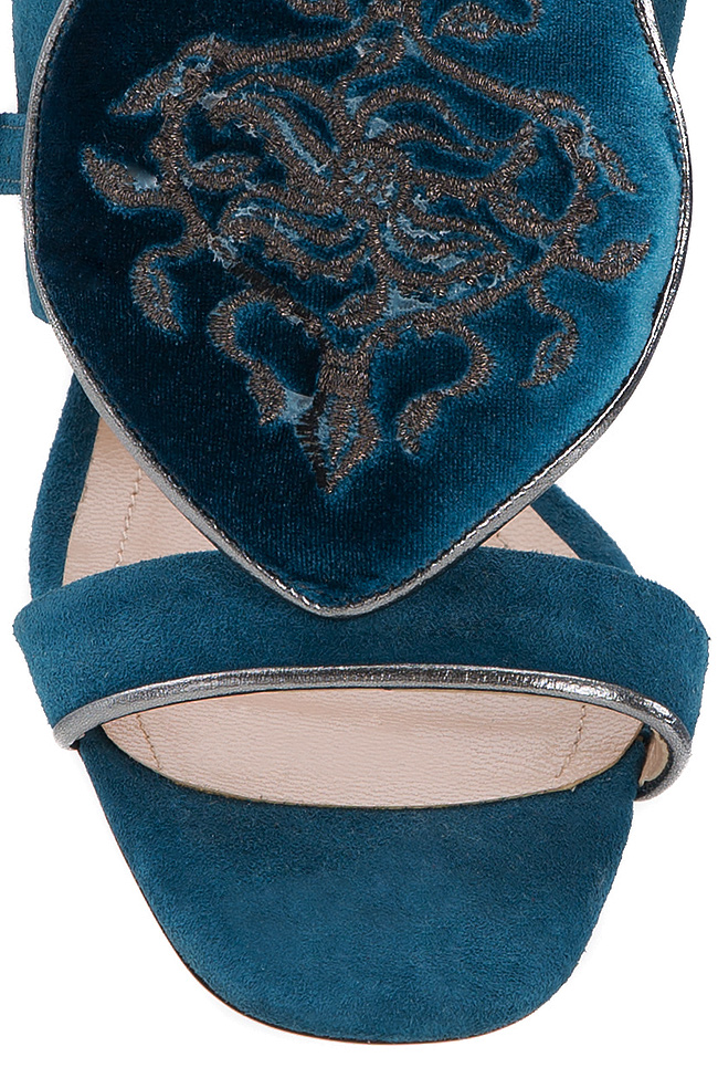 Sandales brodées en cuir et velours Ana Kaloni image 5