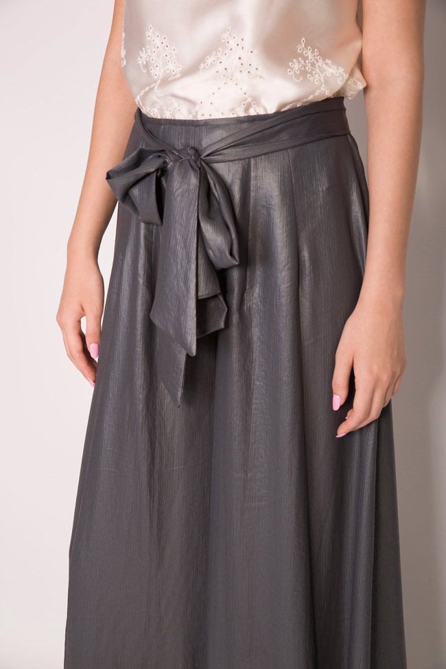 Pantalon en tissu effet métallisé avec cordon et fentes latérales Alexandra Ghiorghie image 3
