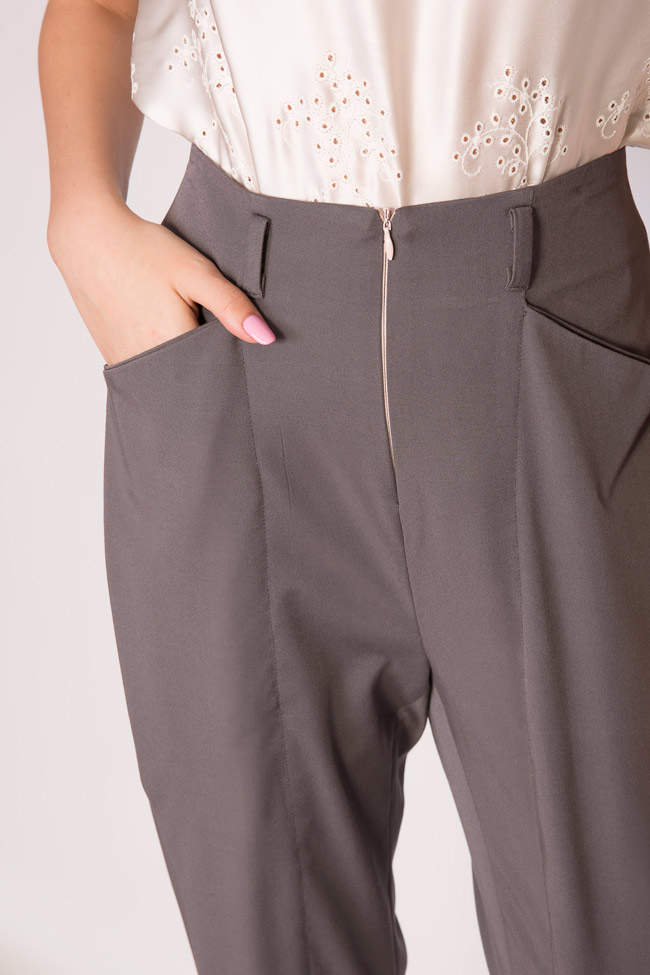 Pantalon en coton mélangé avec pinces  Larisa Dragna image 2