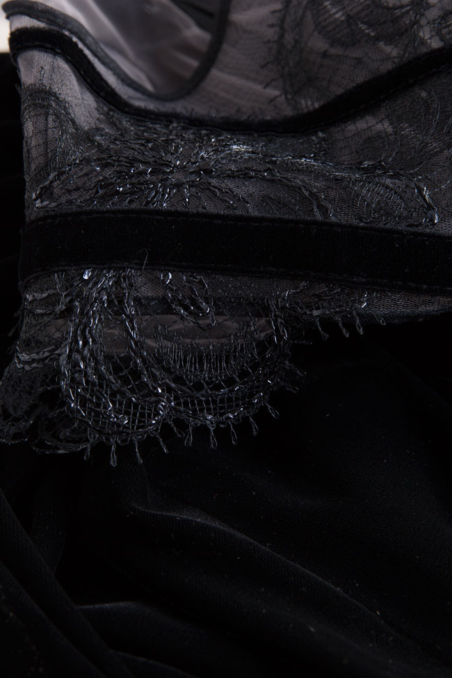 Robe asymétrique en velours et dentelle Adele Cosmina Englizian image 4