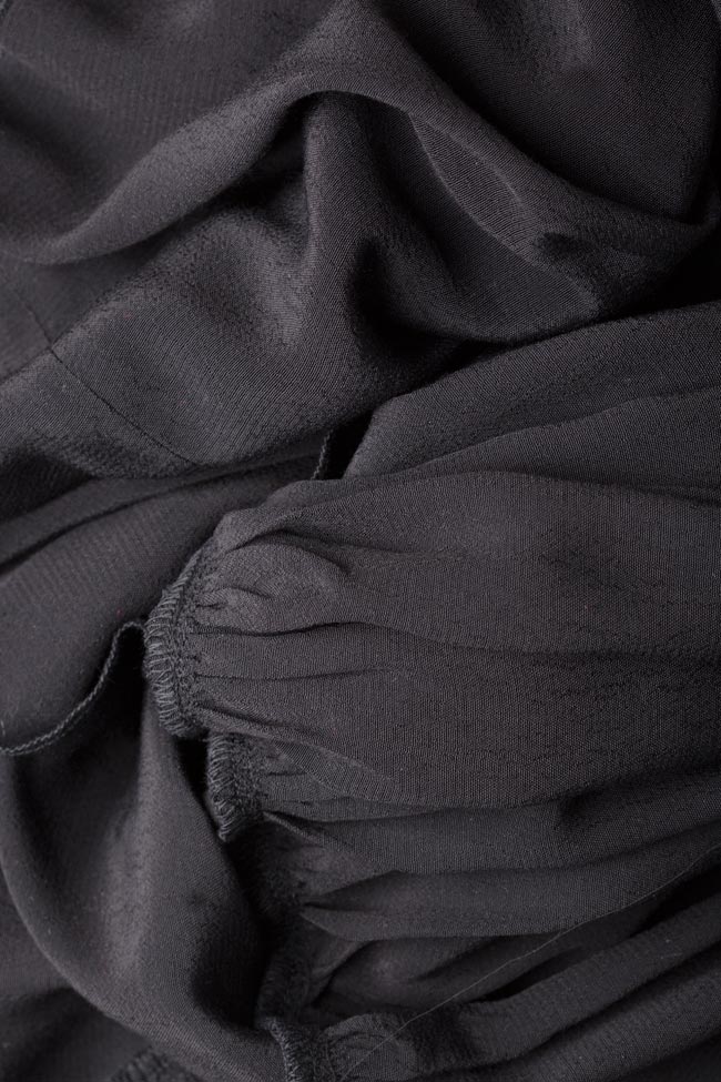 Robe asymétrique en crêpe Cloche image 4