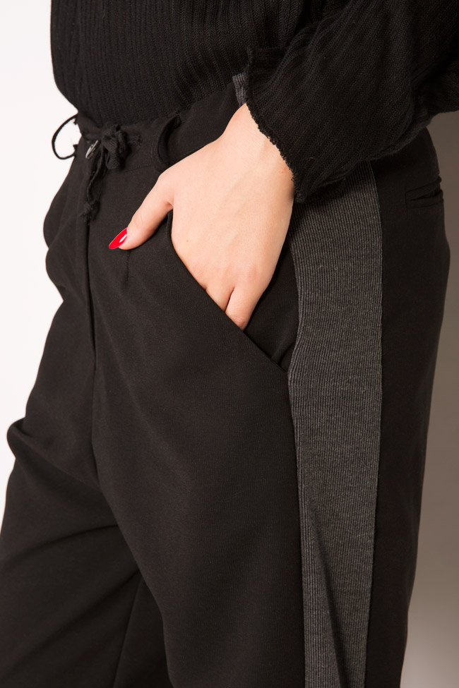 Pantalon en crêpe avec liseré et poches Chill Black Studio Cabal image 3