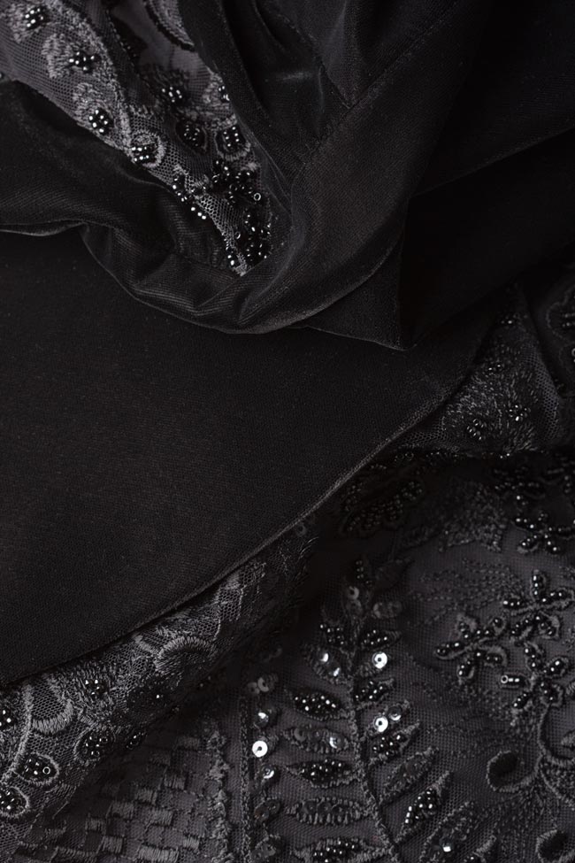Robe avec péplum en velours et insertions de dentelle  Atelier Maria Iftimoaie image 4