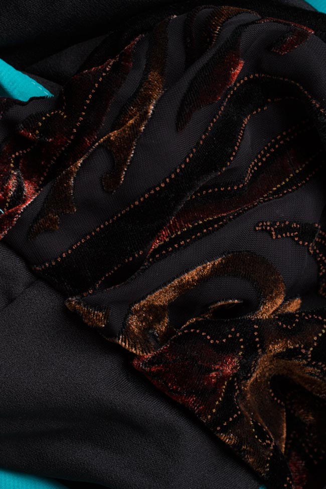 Robe maxi avec imprimé en soie et velours Andrei Spiridon image 4