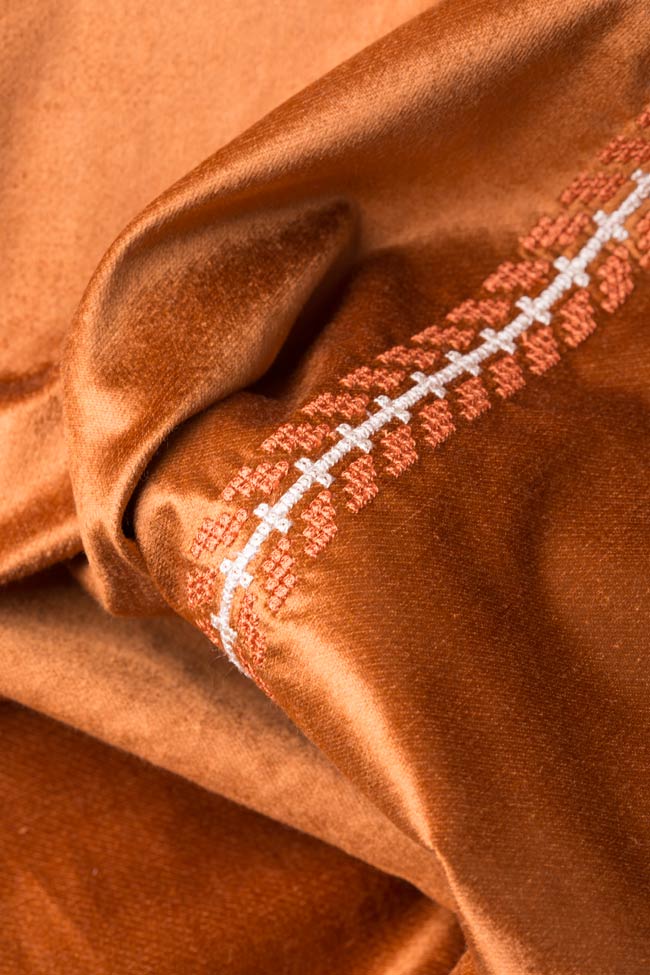 Robe brodée en velours de coton avec manches bouffantes Maressia image 4